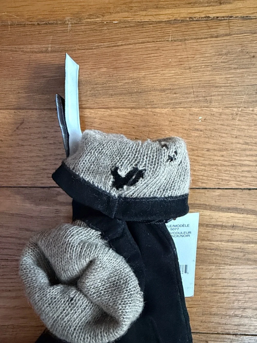 🧤Lord & Taylor black suede gloves. Size 7.5. NWT.